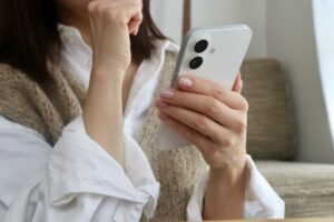 マッチングアプリで盗撮された画像の削除を実現した事例