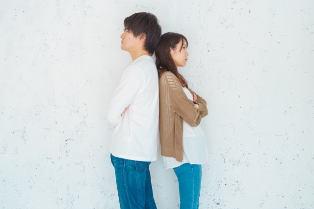 どこからが不貞行為?あたる・あたらない行為と浮気・不倫との違い