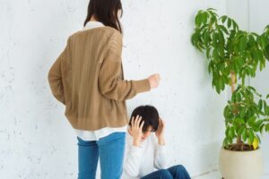 暴力的な同棲相手との関係を弁護士交渉で早期解消した事例