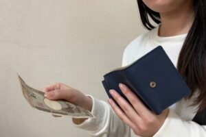 風俗の客から200万円を借り性行為を強要された女性の事例