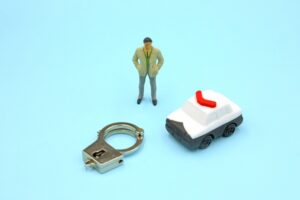 痴漢は親告罪ではない！非親告罪でも示談で不起訴を目指すには？