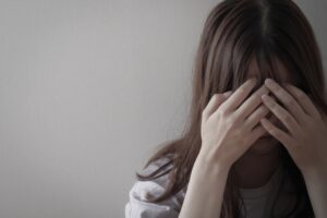 ヤクザを名乗る男から15年間性被害を受け200万円を回収した事例