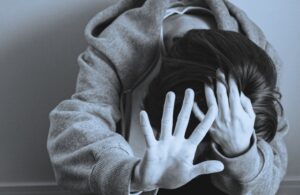 雇用主に脅され数百万円を支払わされた女性を弁護士が救済した事例