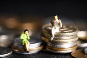 自己破産と財産|破産で処分される財産と手元に残せる財産とは?