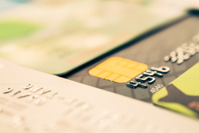 個人再生するとクレジットカードが使えない!3つの対策とは?